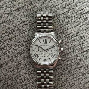 Women's Michael Kors
MK-5555 Chronograph
Watch